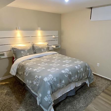 Affordable Room With Free Parking In Newmarket On Exterior foto