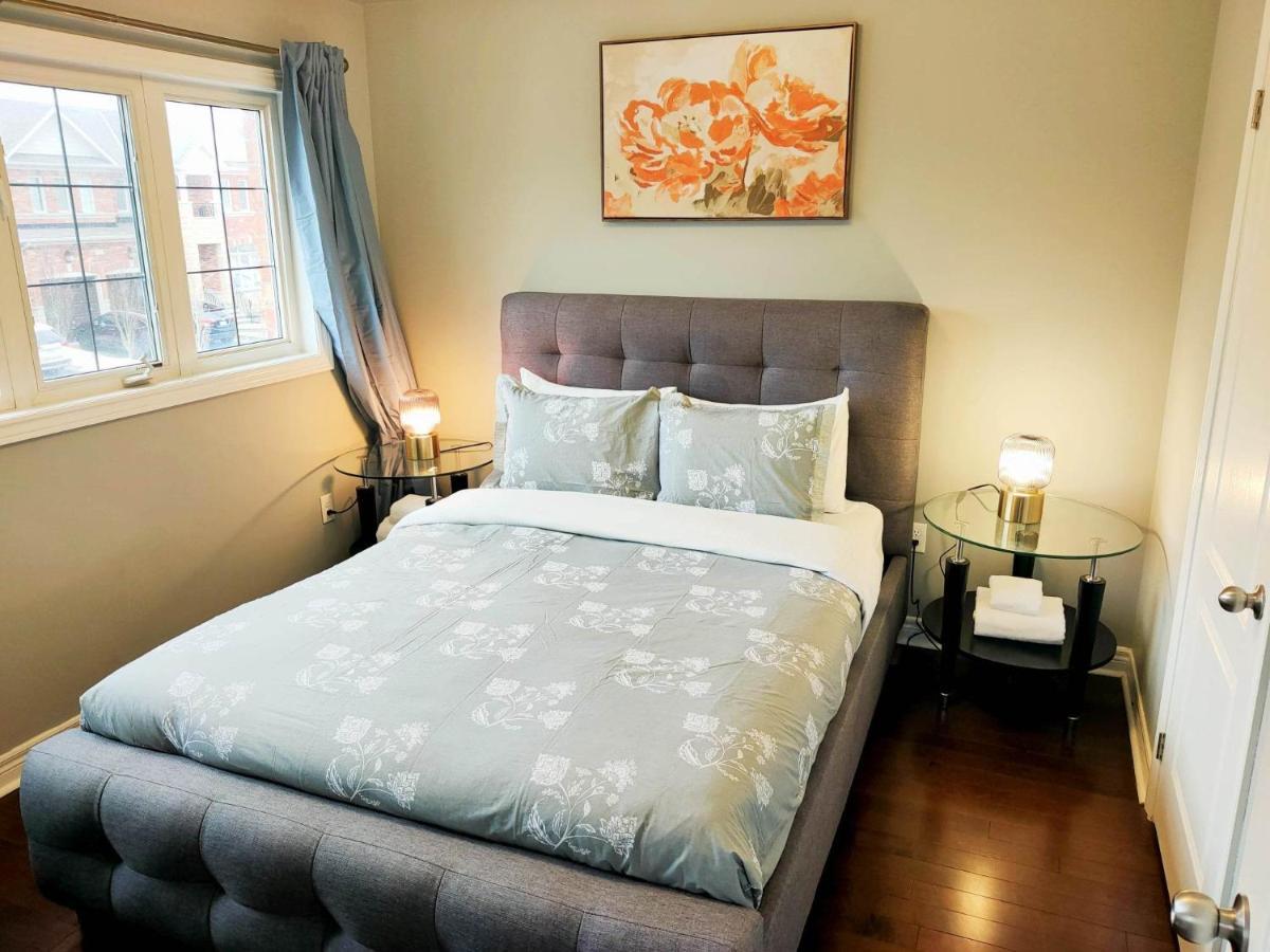 Affordable Room With Free Parking In Newmarket On Exterior foto
