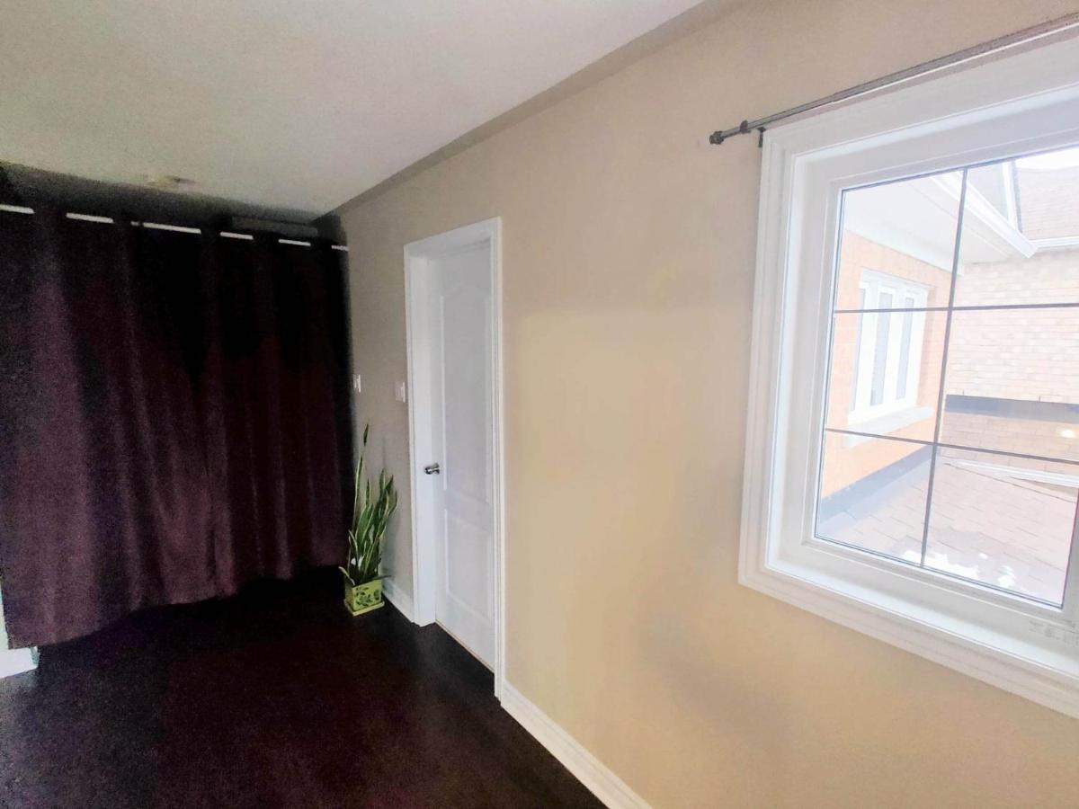 Affordable Room With Free Parking In Newmarket On Exterior foto