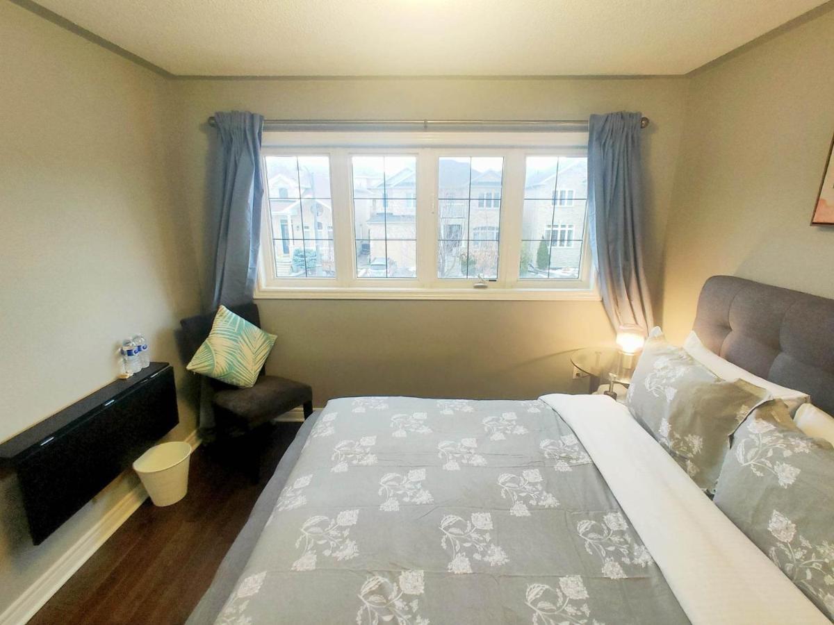 Affordable Room With Free Parking In Newmarket On Exterior foto