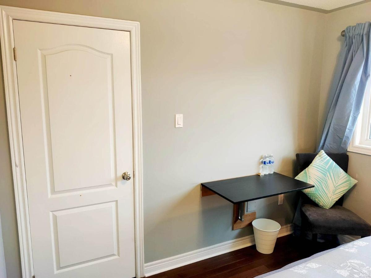 Affordable Room With Free Parking In Newmarket On Exterior foto