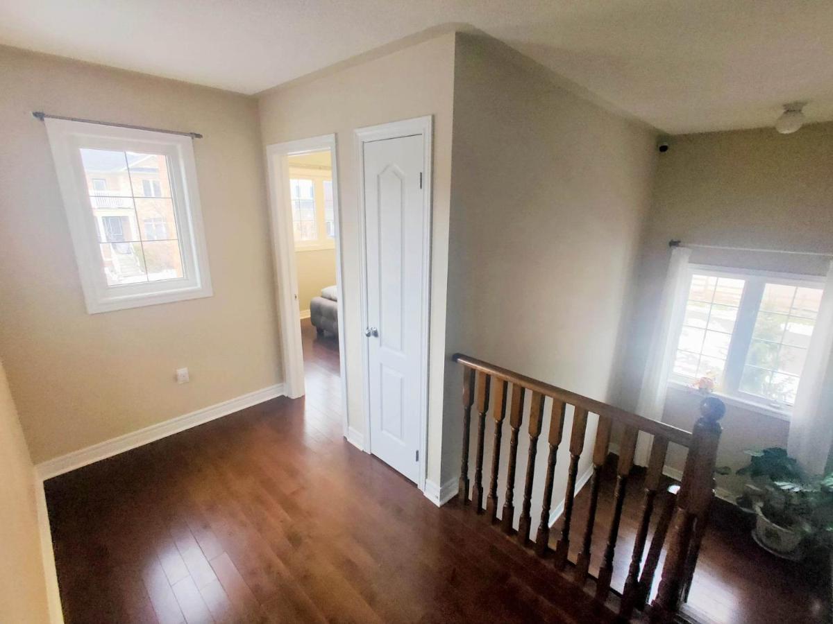 Affordable Room With Free Parking In Newmarket On Exterior foto