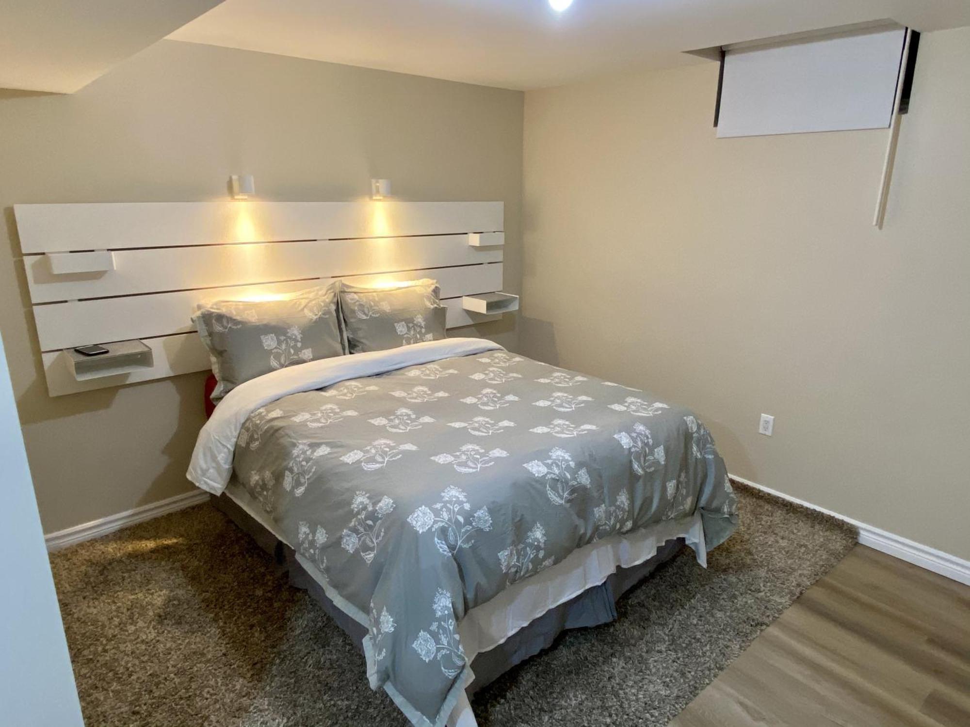 Affordable Room With Free Parking In Newmarket On Exterior foto